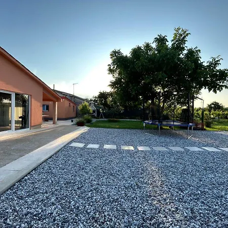 Hébergement de vacances Dora House With Wifi And Outdoor Swimming Pool Pula