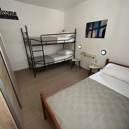 Hébergement de vacances Dora House With Wifi And Outdoor Swimming Pool *