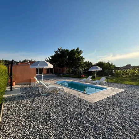 Dora House With Wifi And Outdoor Swimming Pool Holiday home Pula