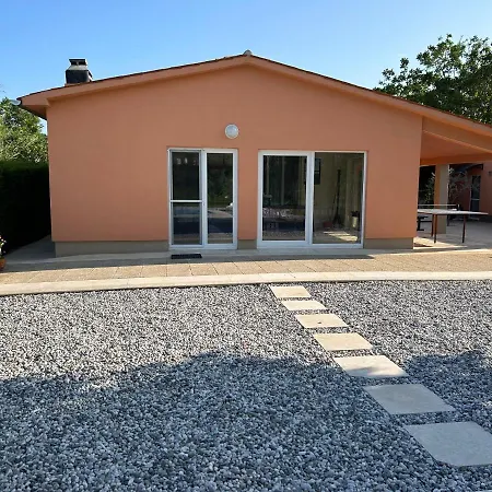 Holiday home Dora House With Wifi And Outdoor Swimming Pool Pula