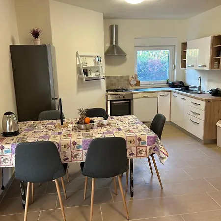 Holiday home Dora House With Wifi And Outdoor Swimming Pool
