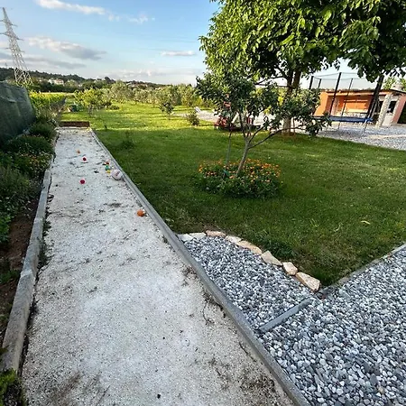 Dora House With Wifi And Outdoor Swimming Pool Holiday home *